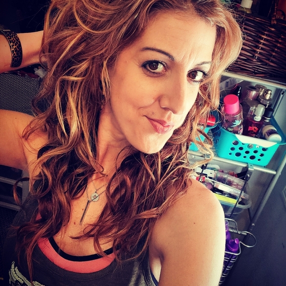 Meet your Posher, Kimberly - Picture 2 of 4